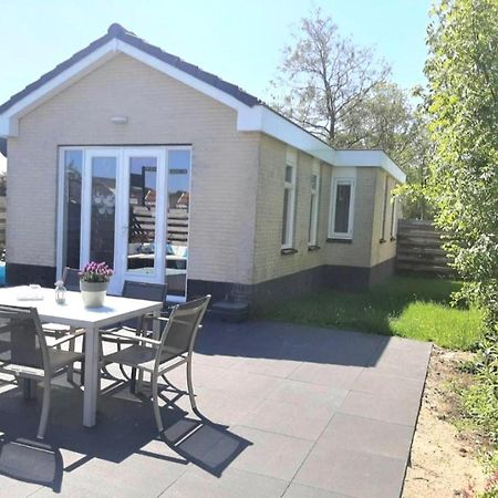 Huisje Britt Met Grote Tuin En Veel Privacy Dirkshorn Exterior foto
