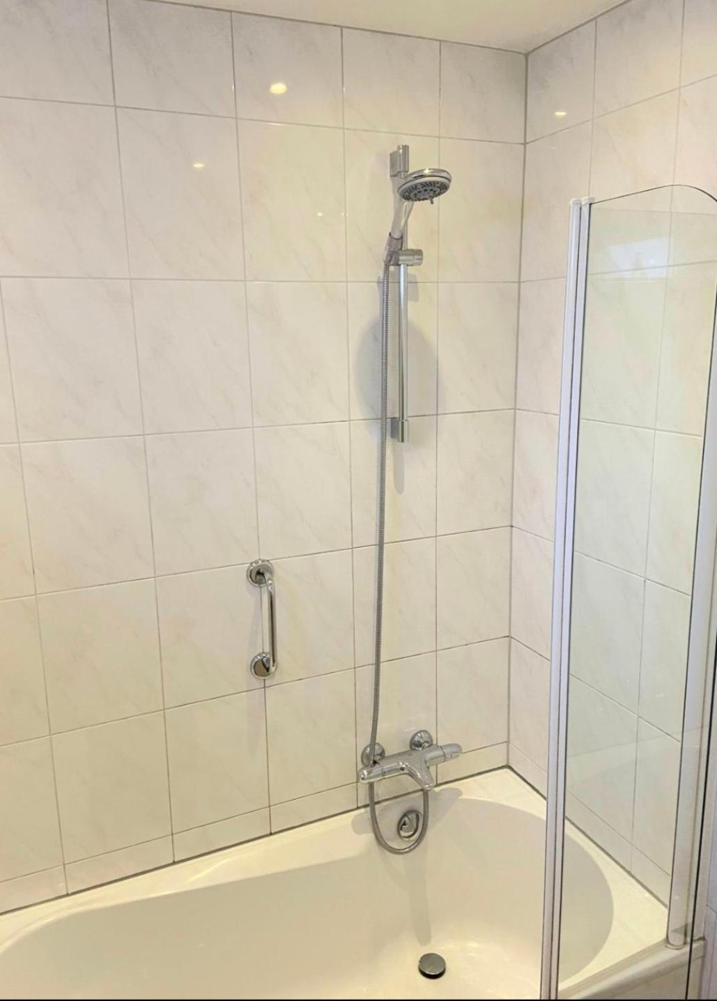 Huisje Britt Met Grote Tuin En Veel Privacy Dirkshorn Exterior foto